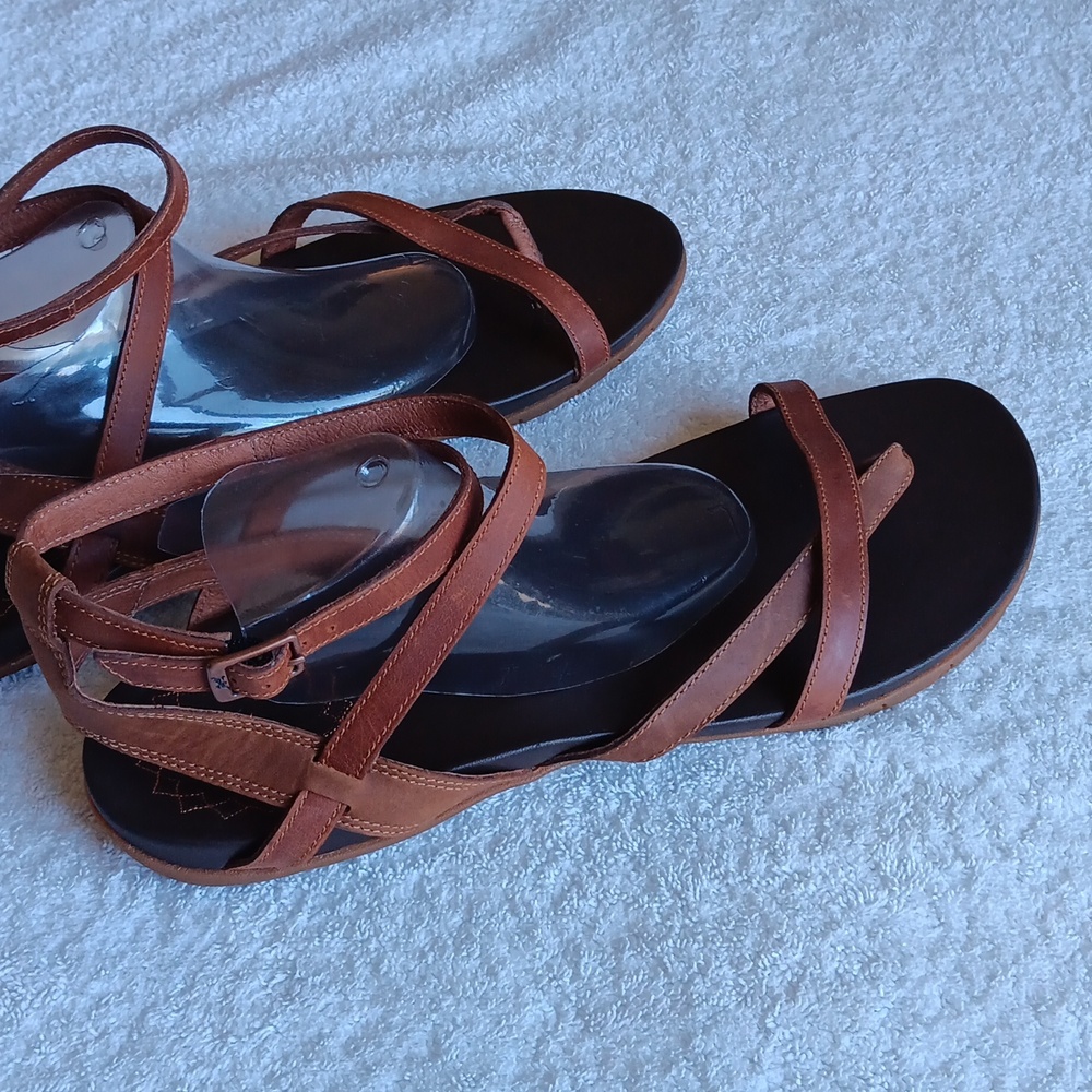 Chaco Brown Strappy Sandals - Picture 10 of 16